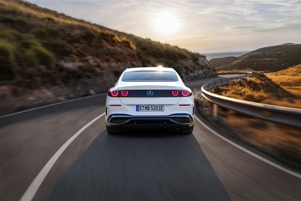 坚持原创的奔驰 这次抽到SSR了?