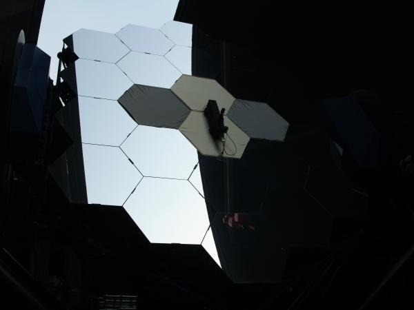 中国科学家发现70倍太阳质量黑洞 郭守敬望远镜立功
