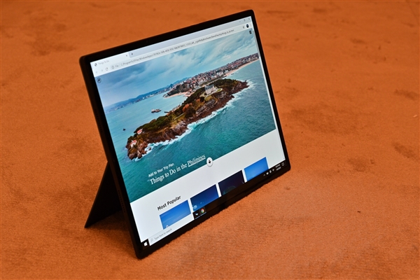 Intel：双屏、折叠屏PC将改变生活工作方式