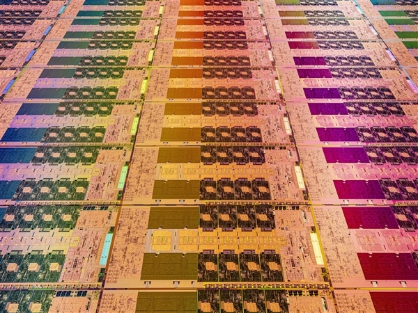 Intel 13代酷睿竟有34核心！终于又要发烧了？