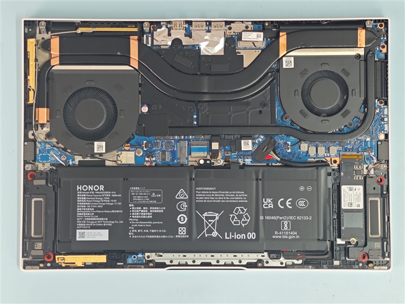 140W功耗释放 猎人血统续作！荣耀MagicBook Pro 16评测：AI加持的高颜值全能本