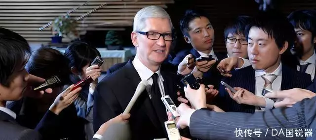 iPhone“电池门”赔款到账，每台苹果获赔660元，中国用户拿不到霍启刚郭晶晶带二女儿看展，6岁霍中妍长高不少，有大家闺秀气质