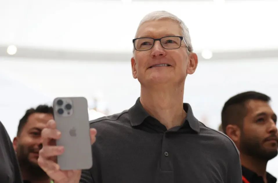 苹果单季营收908亿美元：iPhone收入降10% 大中华区拖后腿（硬核推荐）