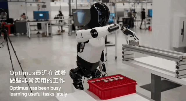 人形机器人开始进厂“打工”了 ！距离当“保姆”还有多远？ 
