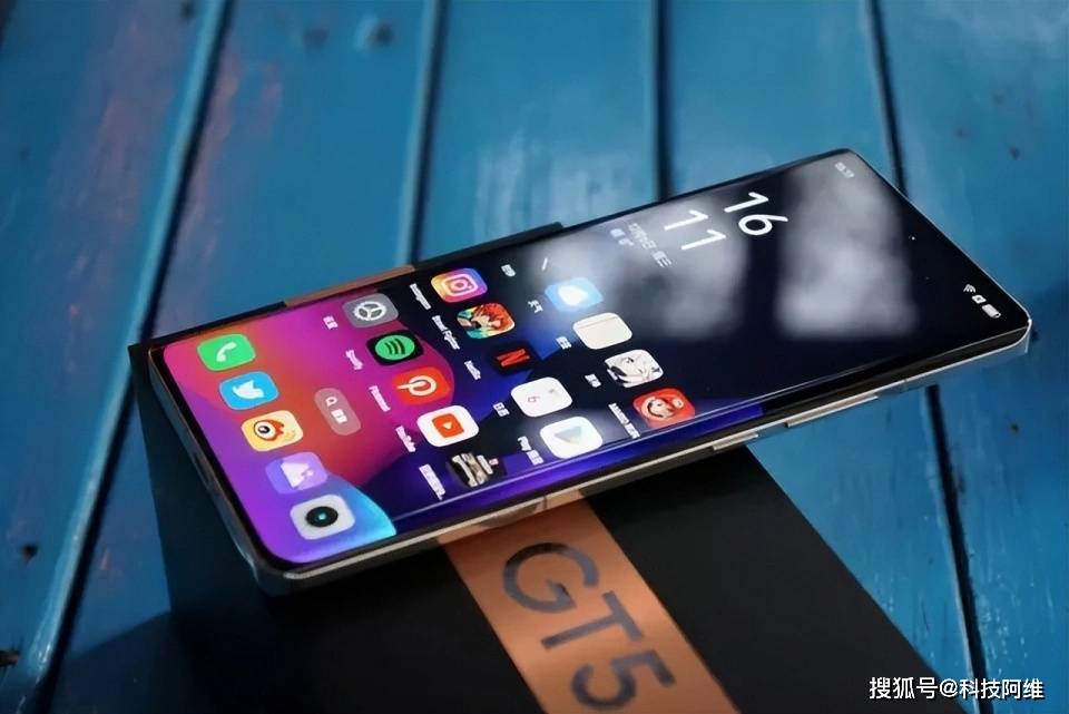 5400mAh+骁龙8Gen3，发布六个月跌至2962元，高端旗舰降成中档机 