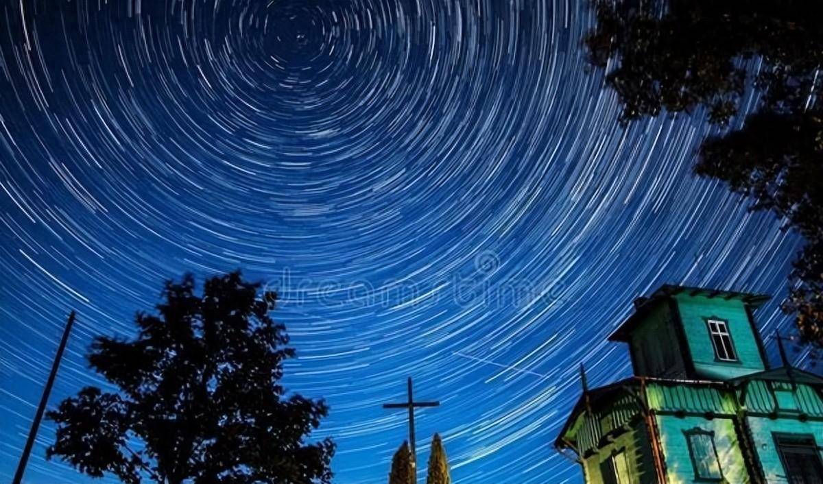 北极星是什么样的恒星？北极星轮流当，现任北极星有5万个太阳大