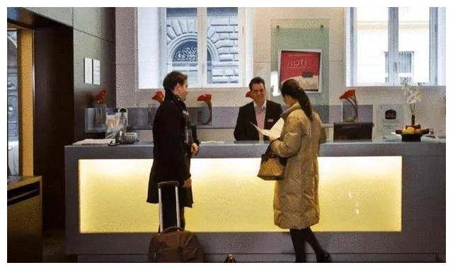 不是夫妻关系的男女同住宾馆，会不会违法？