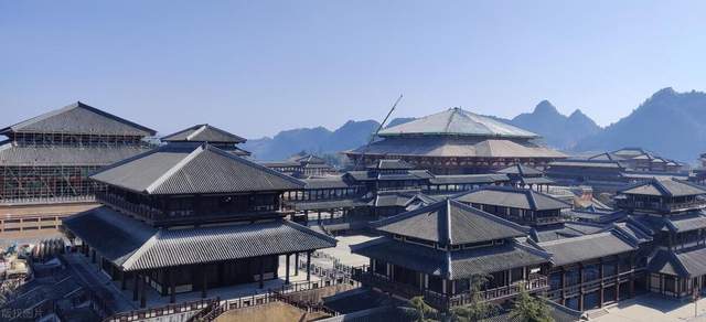 从广州十三行到世界巨头：伍秉鉴的财富传说 