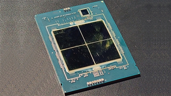 Intel 60核心至强W-3595X超频近6GHz!5.5GHz 56核心功耗1880W