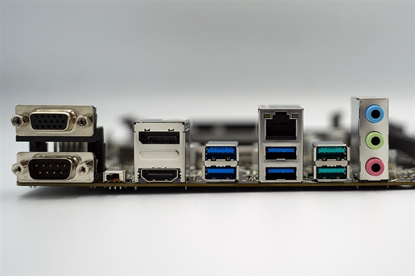 国产x86兆芯开先KX-7000 CPU/GPU实测:不敌八代酷睿i3