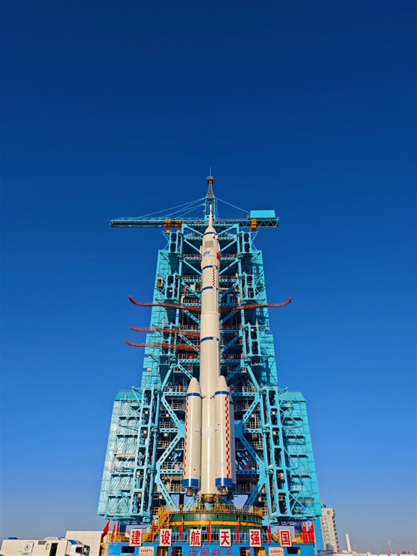 不逊SpaceX!中国航天13天内5连射:5种火箭、22+颗卫星