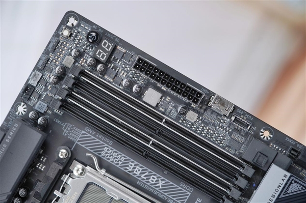 AI自动超频!技嘉X870E AORUS MASTER超级雕主板图赏