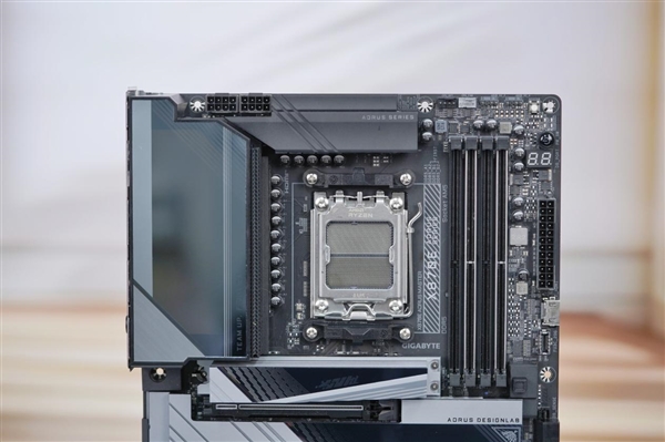 AI自动超频!技嘉X870E AORUS MASTER超级雕主板图赏