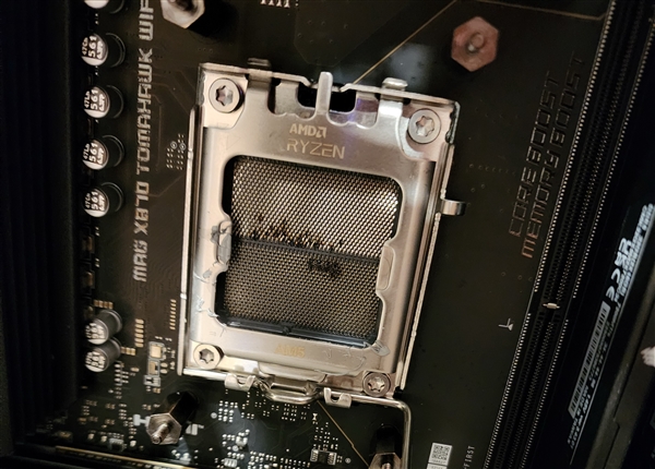 锐龙7 9800X3D首次烧毁!用户承认可能是自己的错