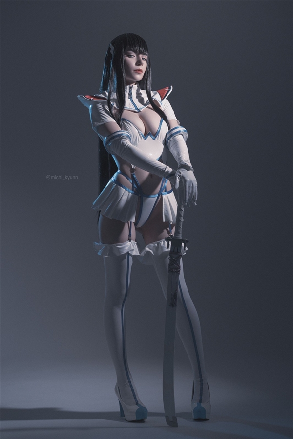 俄罗斯美女COS《巫师3》希里图赏:热辣非凡