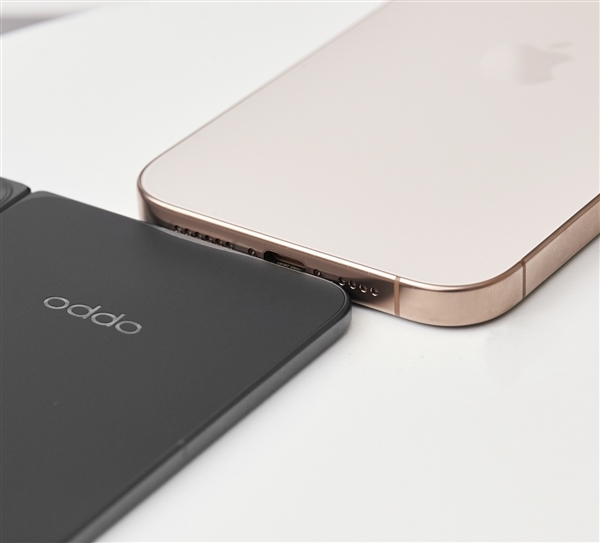 全球最薄折叠屏!OPPO Find N5真机现身:薄到无敌