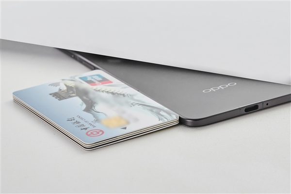 全球最薄折叠屏!OPPO Find N5真机现身:薄到无敌