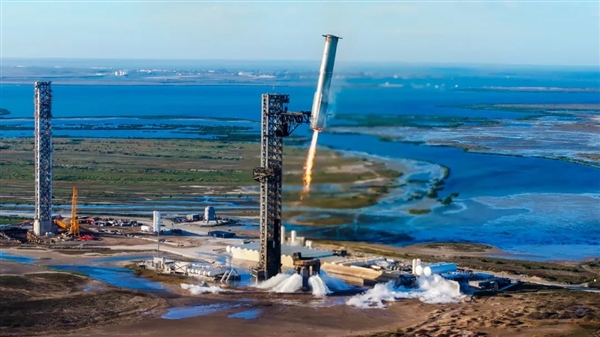 SpaceX星舰第七飞官方美图:真暴力美学