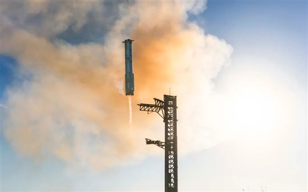 SpaceX星舰第七飞官方美图:真暴力美学
