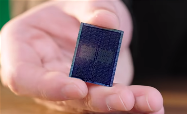 RTX 5090/D GB202内核照首次公开:922亿晶体管的暴力美学!
