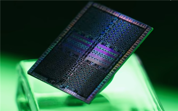 RTX 5090/D GB202内核照首次公开:922亿晶体管的暴力美学!