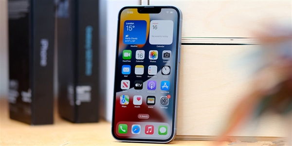 不超3000能卖爆！iPhone SE4细节曝光：6.1寸刘海屏+A17 Pro