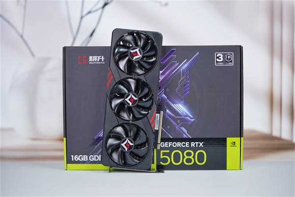 经典的红黑配色!耕升RTX 5080追风OC显卡图赏