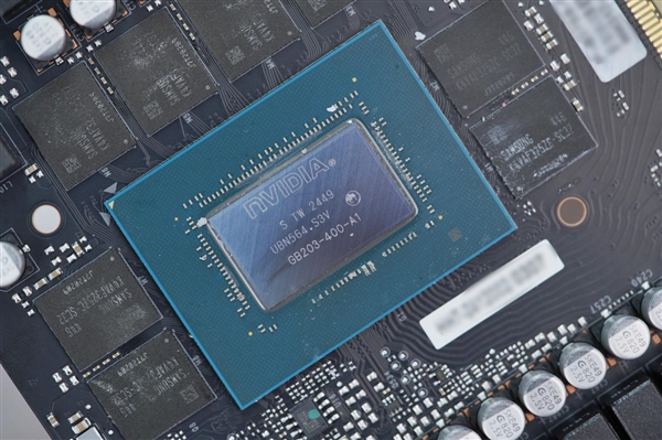经典的红黑配色!耕升RTX 5080追风OC显卡图赏