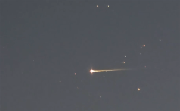 SpaceX星舰第八次试飞失败 二级再次爆炸 当空放烟花