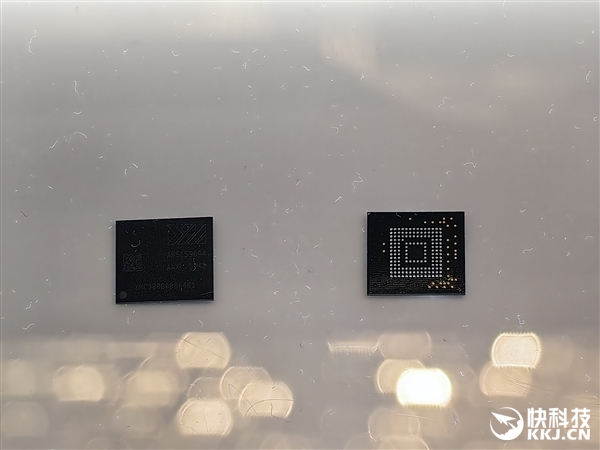 长江存储首款晶栈4.0 UFS 4.1芯片:0.85毫米超薄做到1TB