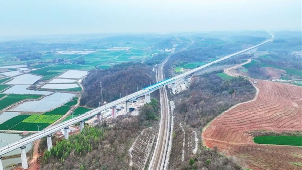又一条时速350公里高铁开始铺轨:襄阳至荆门仅需20分钟