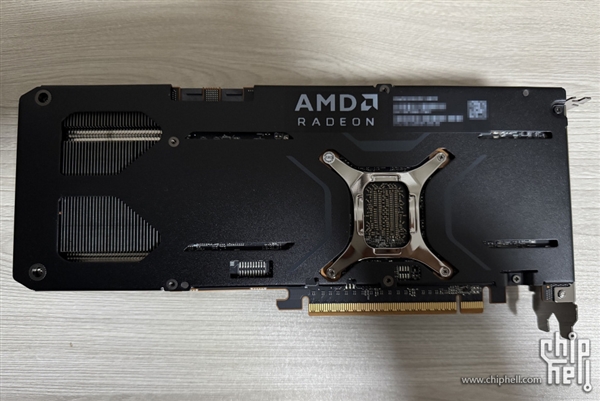 RX 9070 OEM版首测！双风扇的代价 烤机达67℃