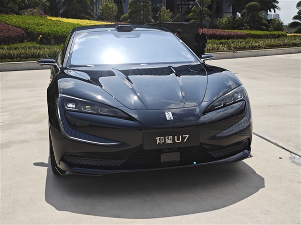 比亚迪四座豪华轿车 仰望U7正式上市：62.8万元起