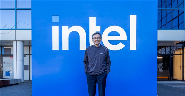 Intel CEO明确未来两代CPU发布时间!绝口不提新显卡