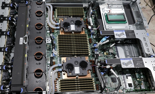 Ubuntu 25.04实测:AMD Zen5 EPYC平均提升14%、最高达75%
