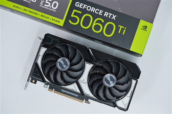 小巧双拼色!华硕RTX 5060 Ti DUAL OC 8GB显卡图赏
