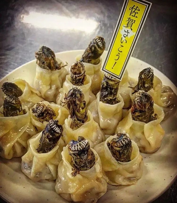 日本餐厅开创异形饺子 宛如抱脸虫出壳!满嘴尖牙很惊悚