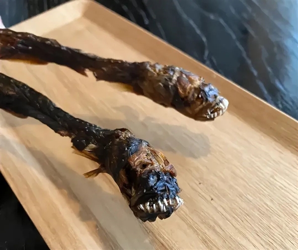 日本餐厅开创异形饺子 宛如抱脸虫出壳!满嘴尖牙很惊悚