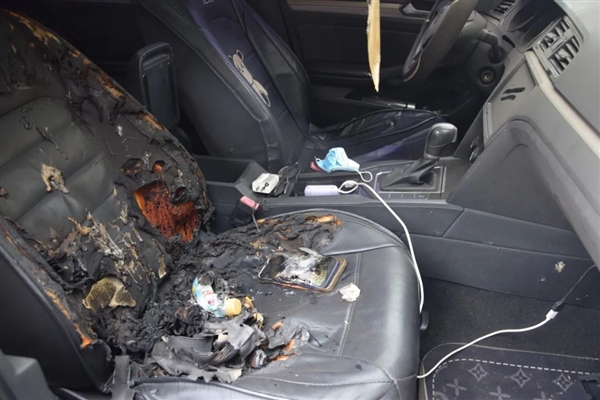 手机在车内暴晒引发爆炸差点毁了一辆车:这些“定时炸弹”要远离