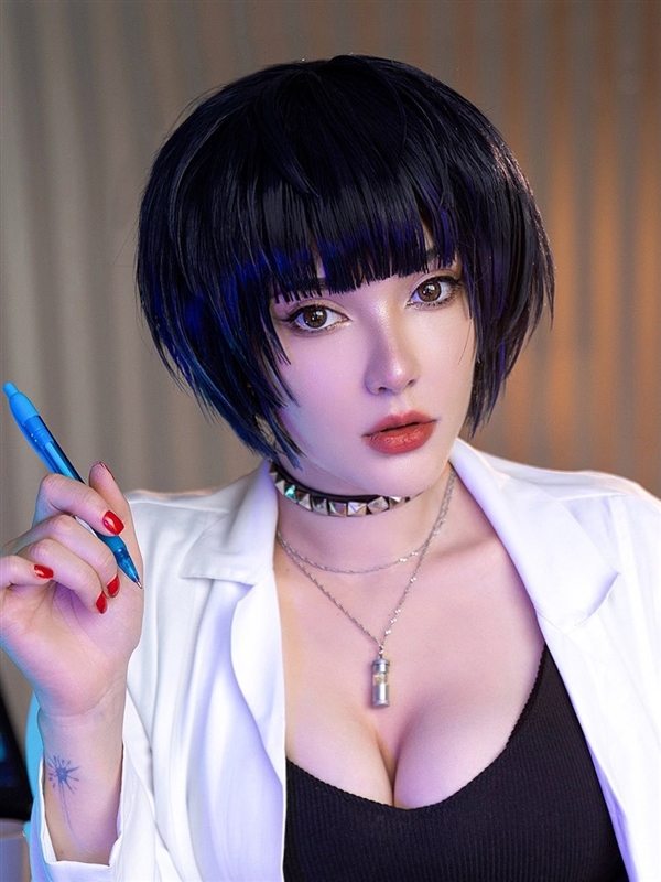 《漫威争锋》灵蝶超美COS 完美曲线让人一览无遗
