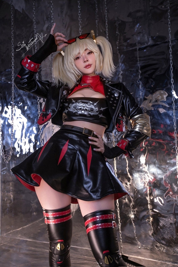 《漫威争锋》灵蝶超美COS 完美曲线让人一览无遗