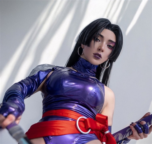 《漫威争锋》灵蝶超美COS 完美曲线让人一览无遗